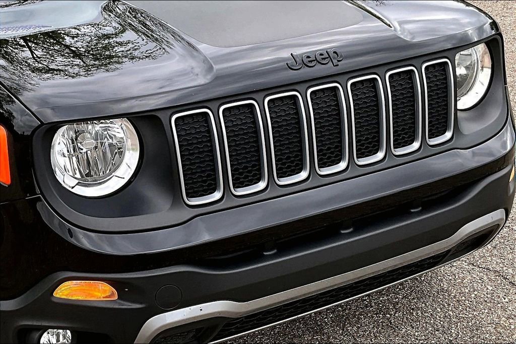 Used 2023 Jeep Renegade Latitude AWD/4WD image 27