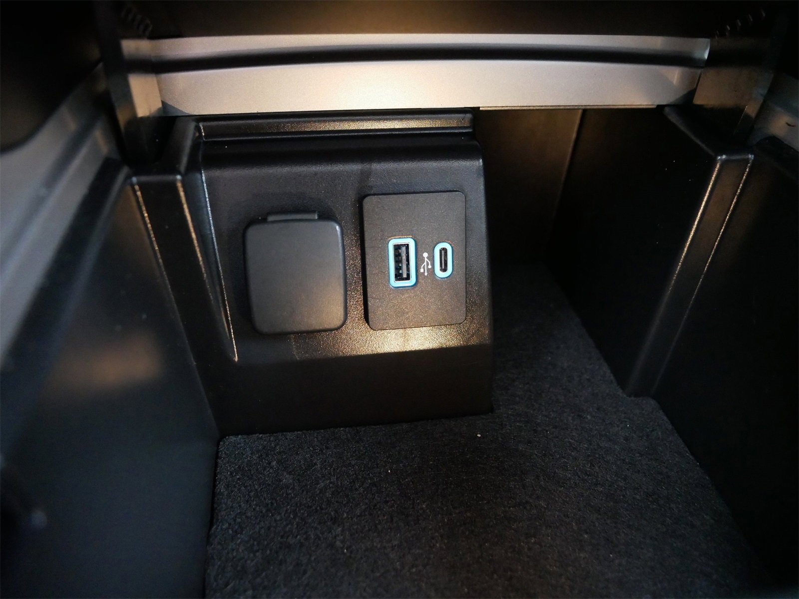 Certified 2023 Ford Explorer ST w/ Equipment Group 401A image 29