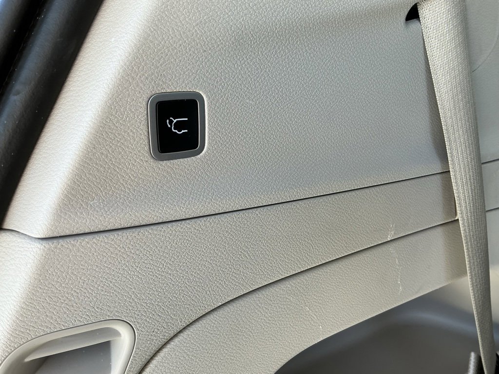 Used 2024 Chrysler Pacifica Touring-L image 25