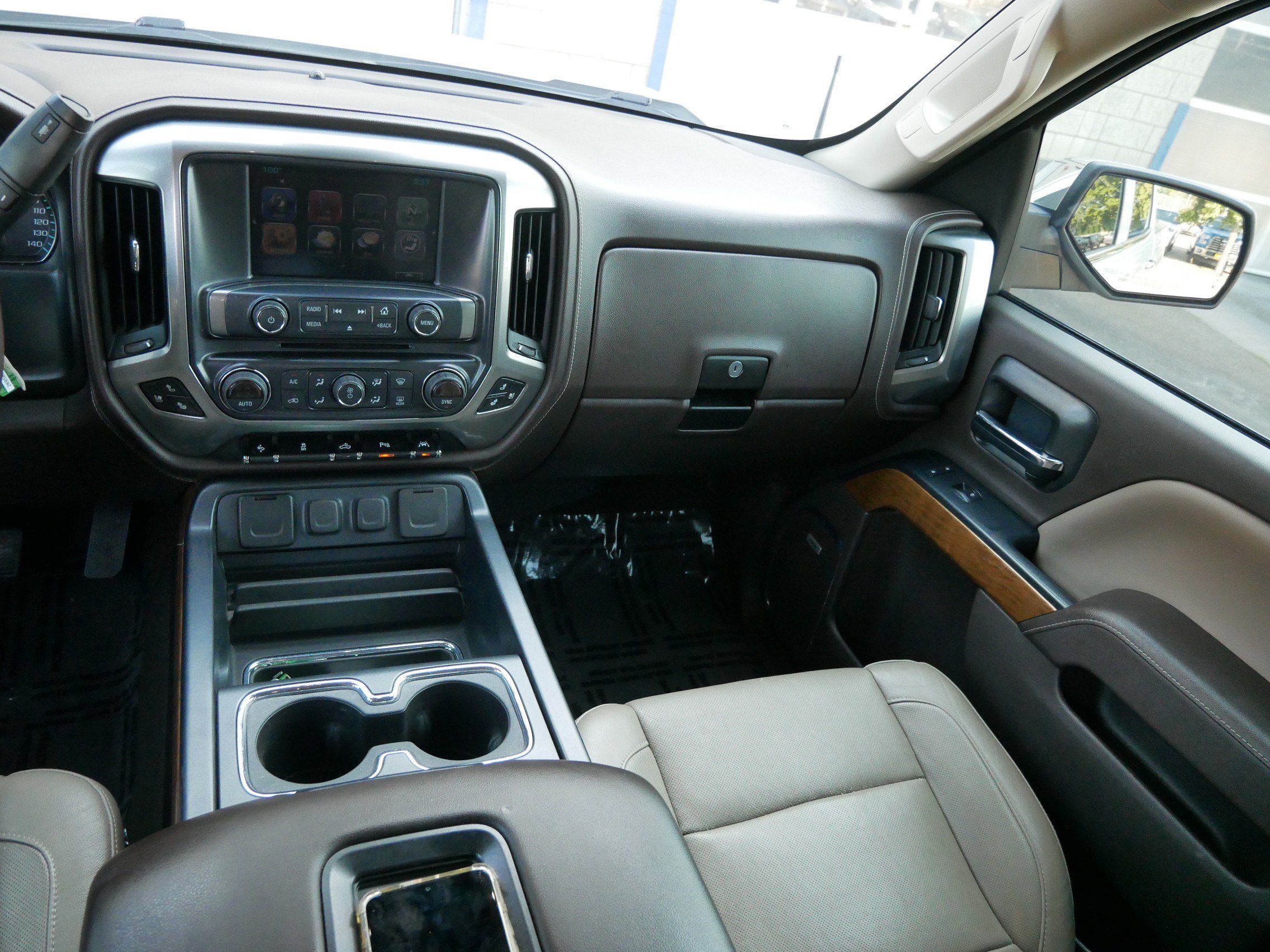 Used 2017 Chevrolet Silverado 1500 LTZ w/ Sport Package AWD/4WD image 11