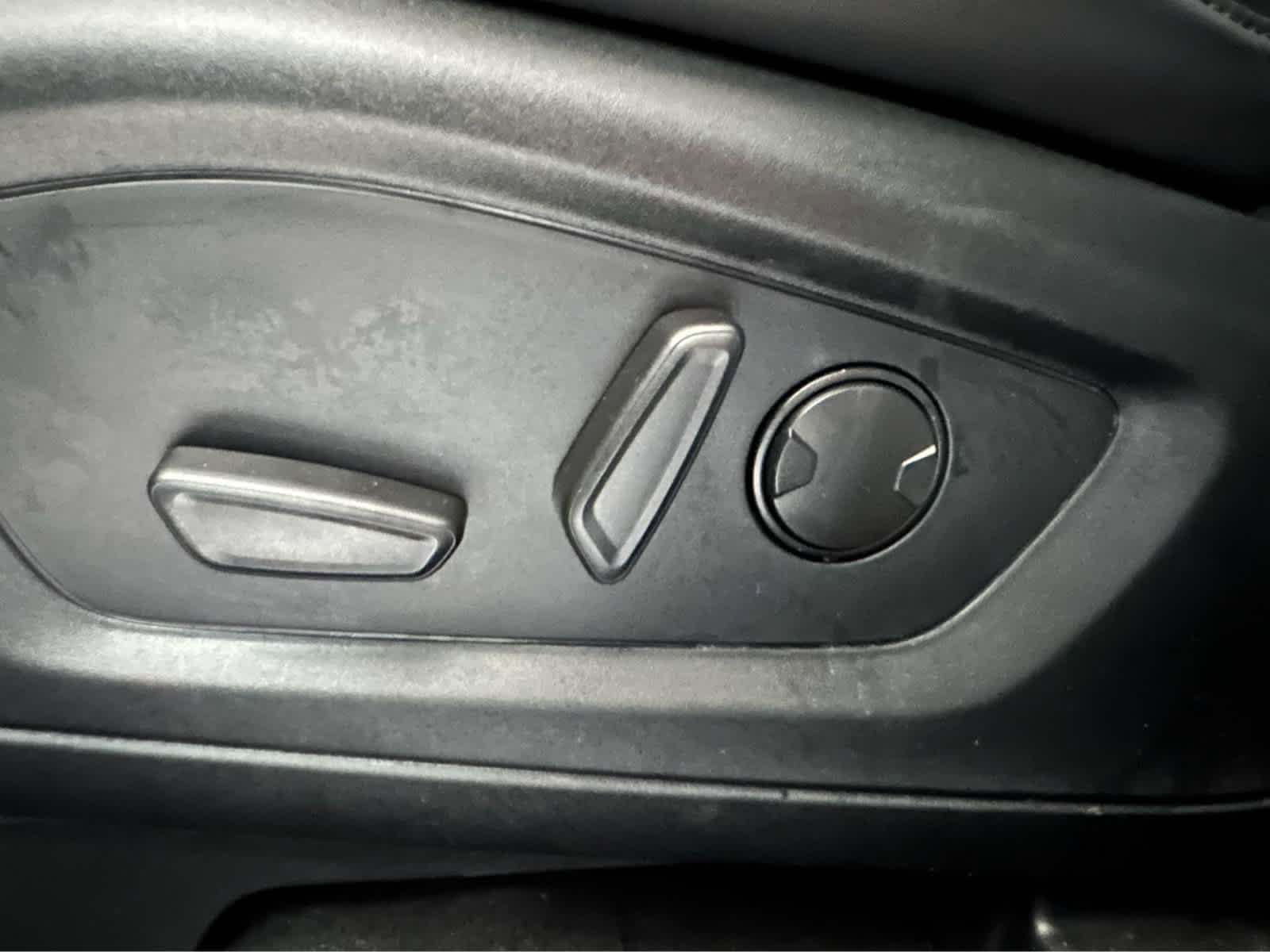 Certified 2022 Ford Explorer XLT w/ Equipment Group 202A AWD/4WD image 14
