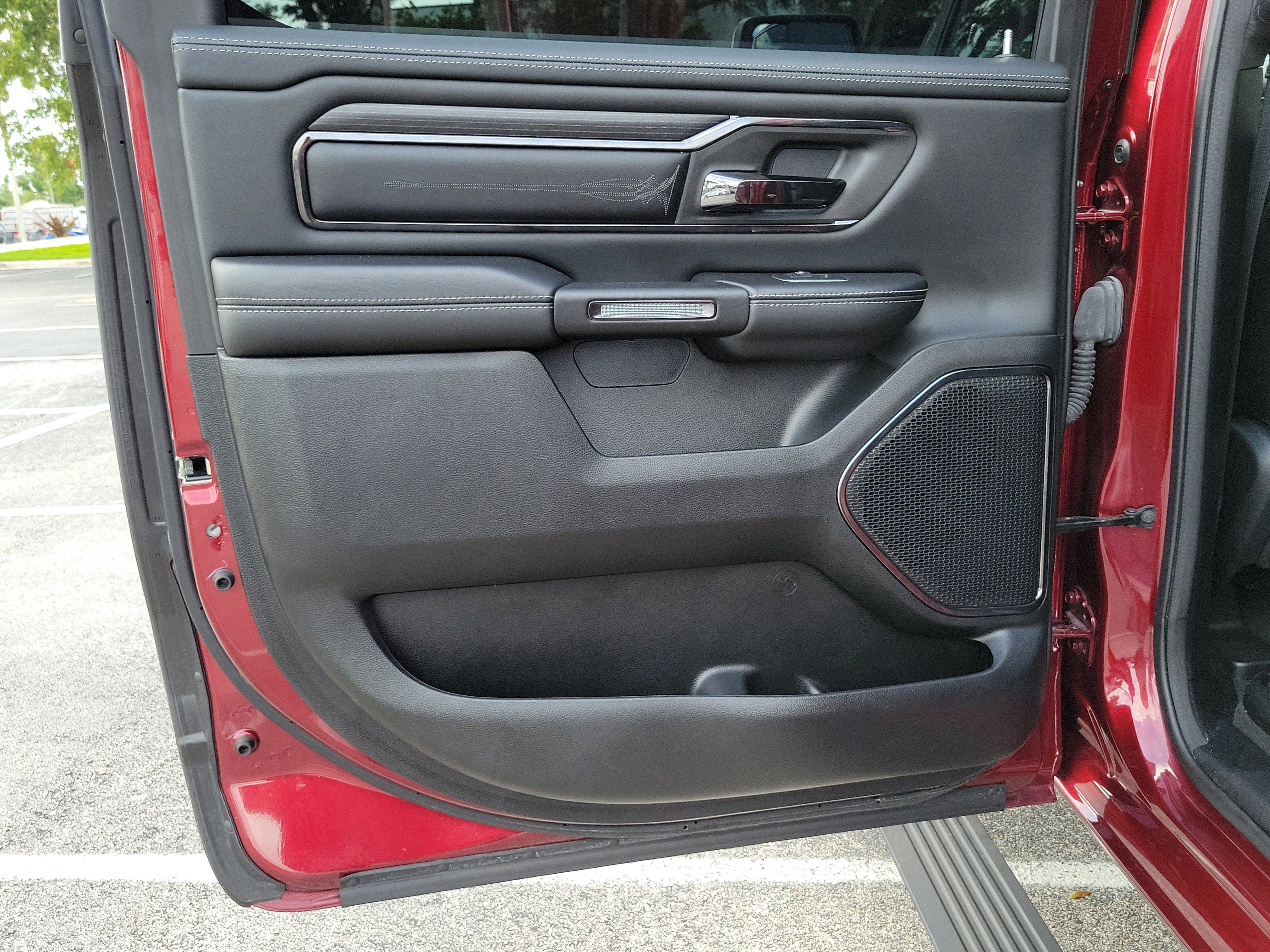 Used 2022 RAM 1500 Limited AWD/4WD image 11