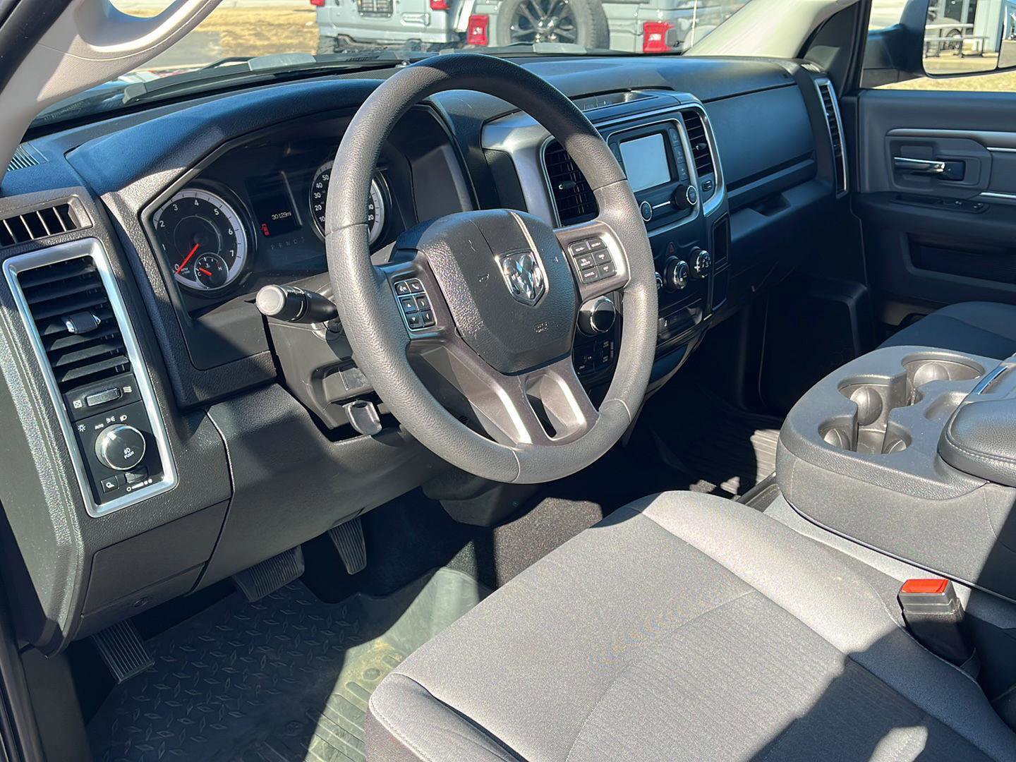 Used 2021 RAM 1500 Classic SLT image 10