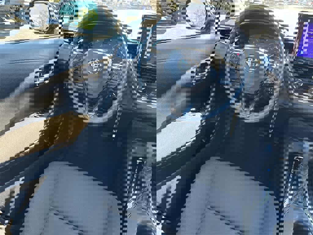 Used 2024 Toyota Corolla LE image 18