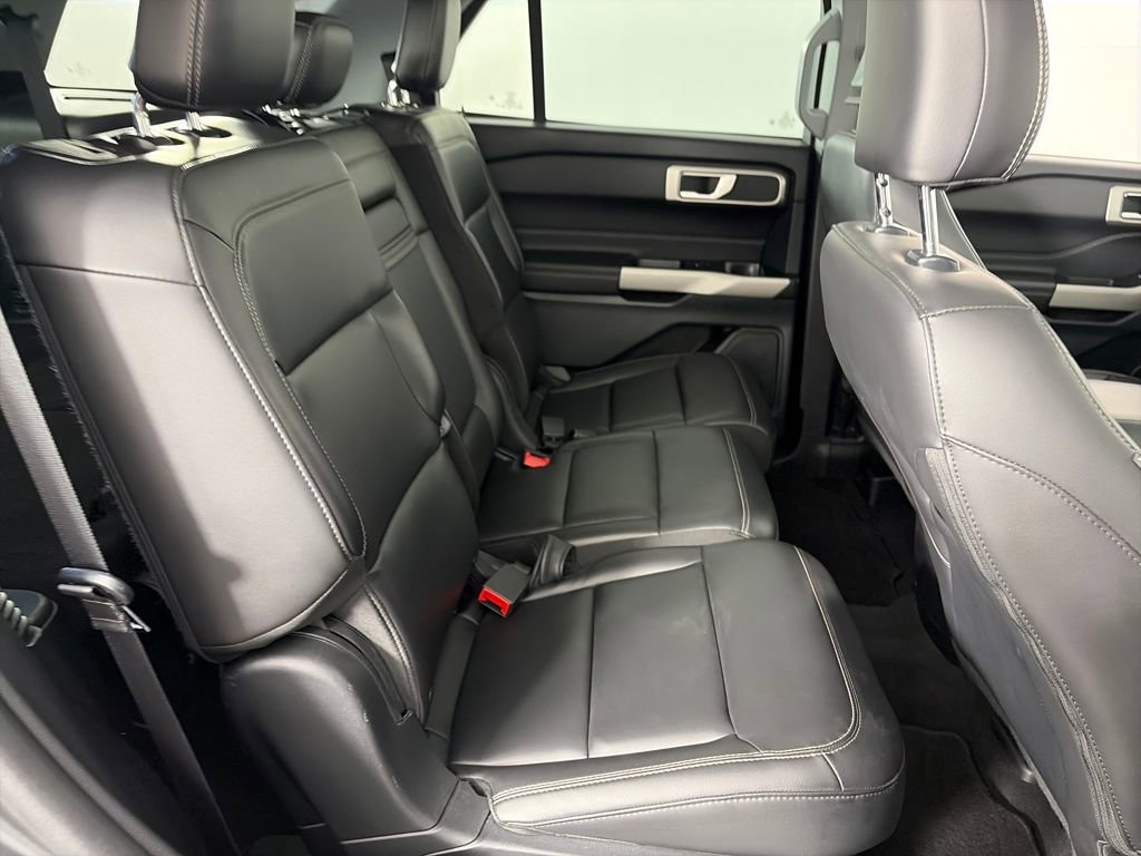 Certified 2024 Ford Explorer XLT w/ Equipment Group 202A image 29