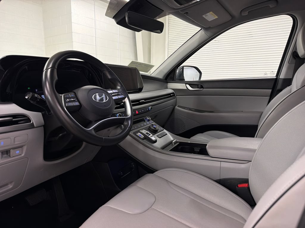 Used 2025 Hyundai Palisade SEL FWD image 6