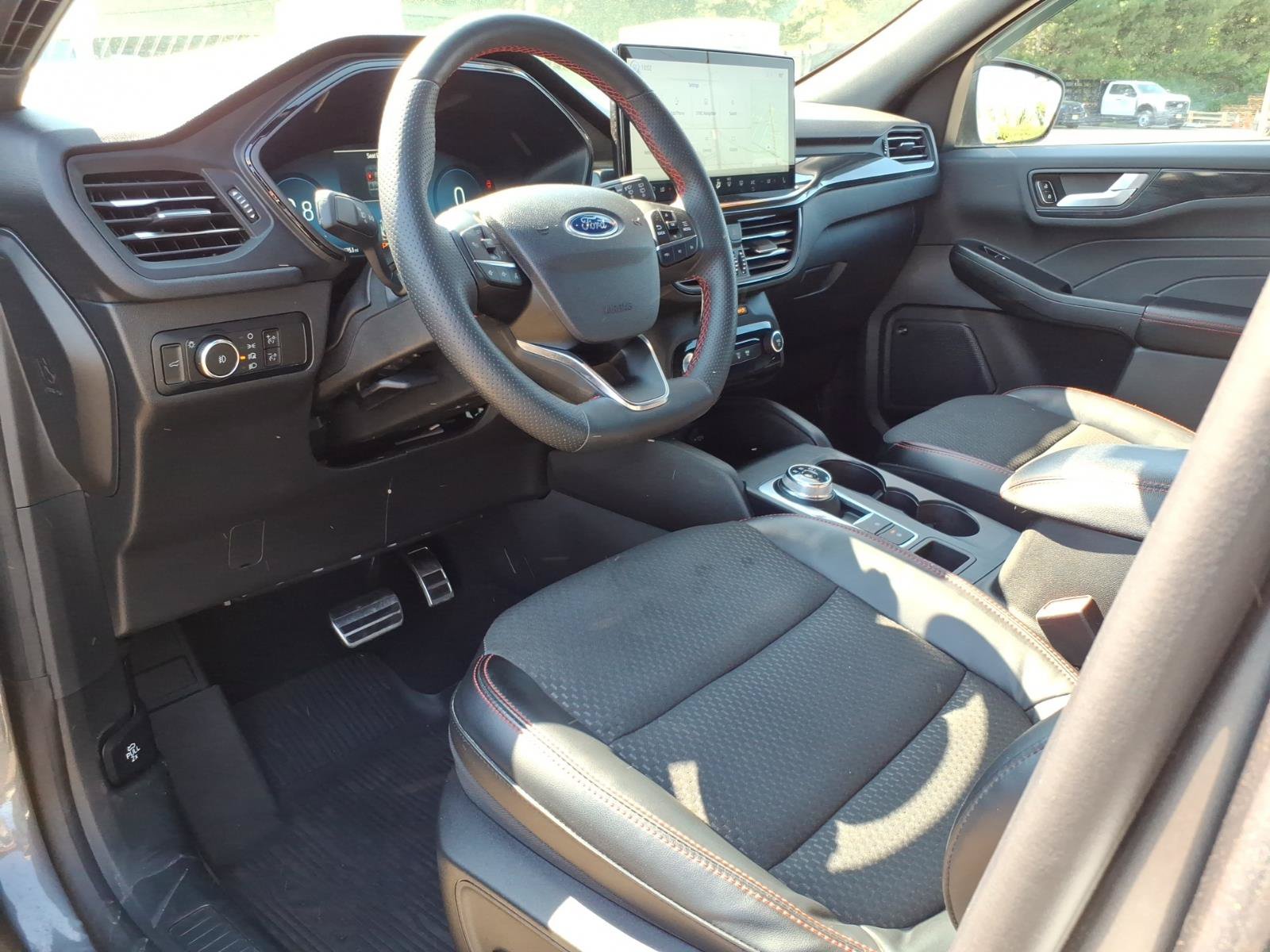 Certified 2023 Ford Escape ST-Line Select w/ Tech Pack #2 AWD/4WD image 12