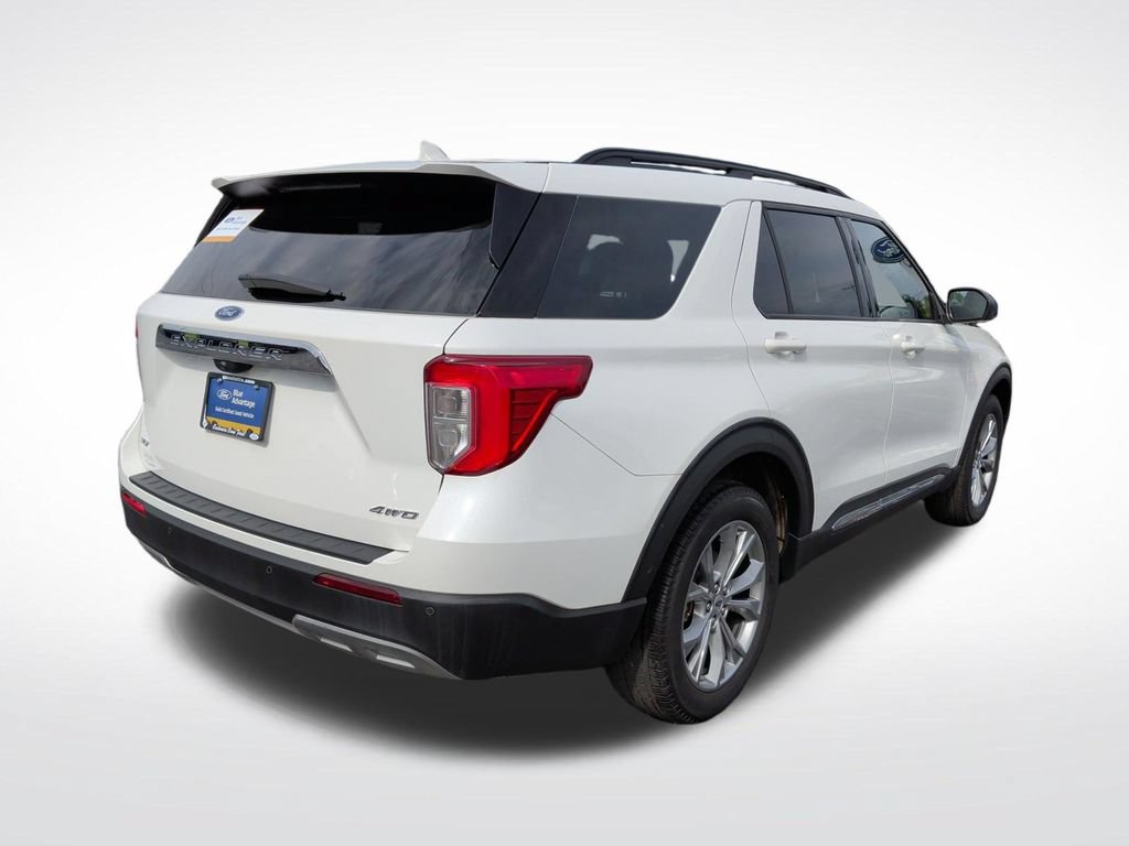 Certified 2023 Ford Explorer XLT w/ Equipment Group 202A AWD/4WD image 7