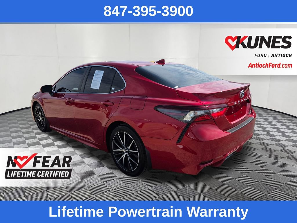 Used 2021 Toyota Camry SE w/ Cold Weather Package image 5