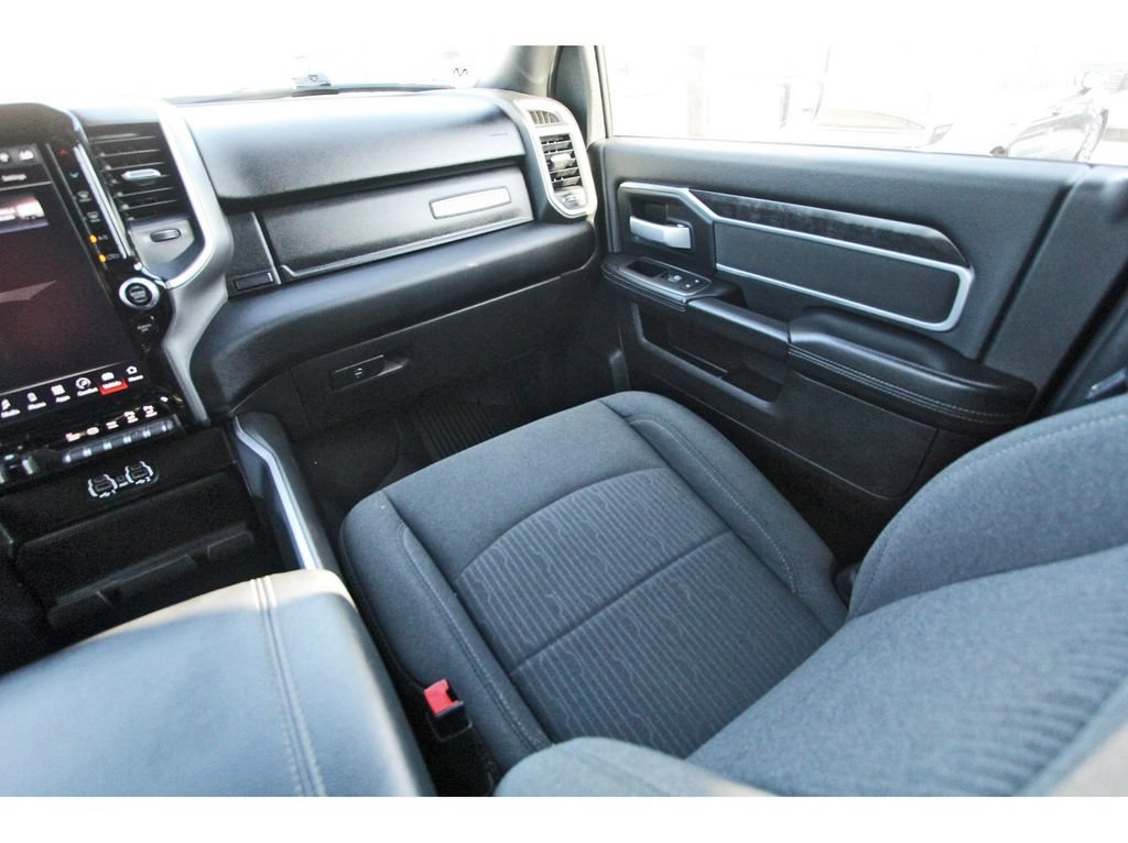 Used 2024 RAM 3500 Big Horn w/ Sport Appearance Package AWD/4WD image 13