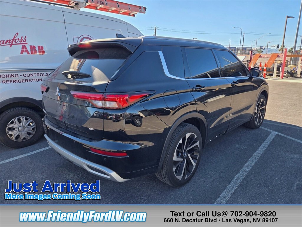 Used 2022 Mitsubishi Outlander SEL image 3