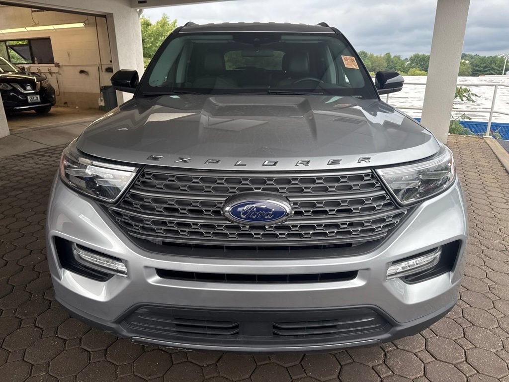 Certified 2024 Ford Explorer XLT w/ Equipment Group 202A AWD/4WD image 2