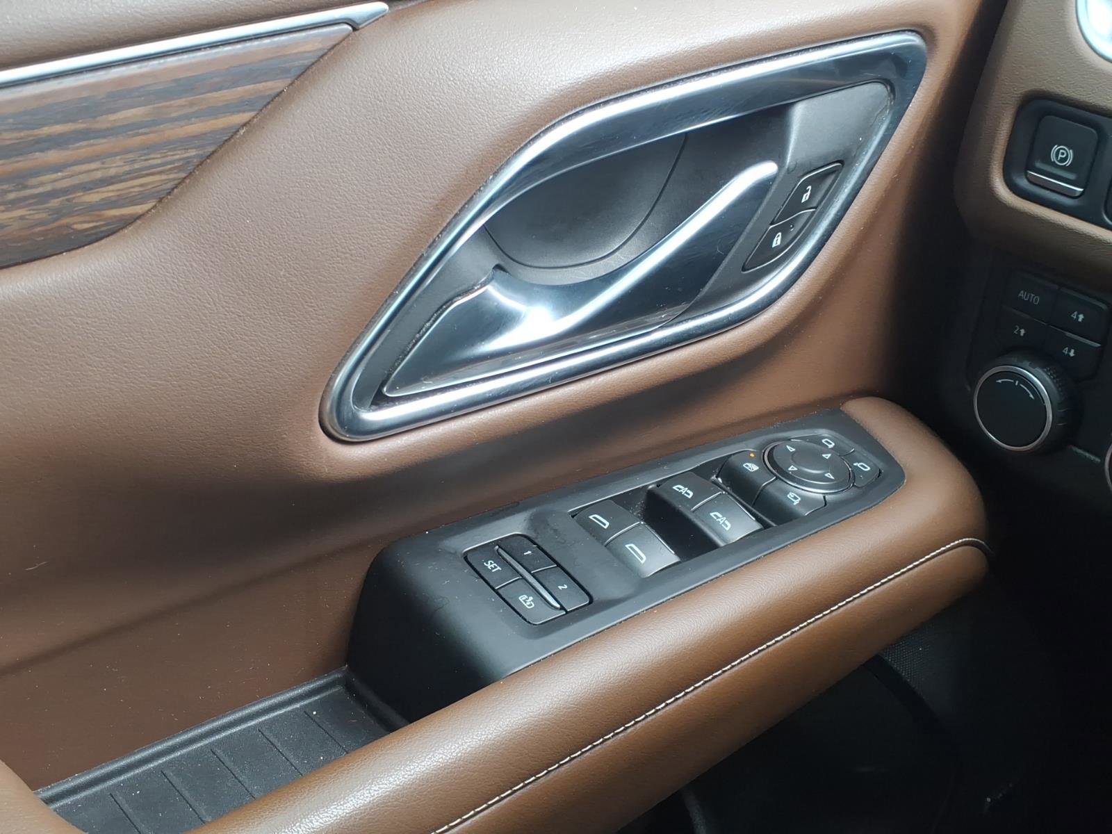 Used 2021 Chevrolet Tahoe High Country w/ Premium Package image 12