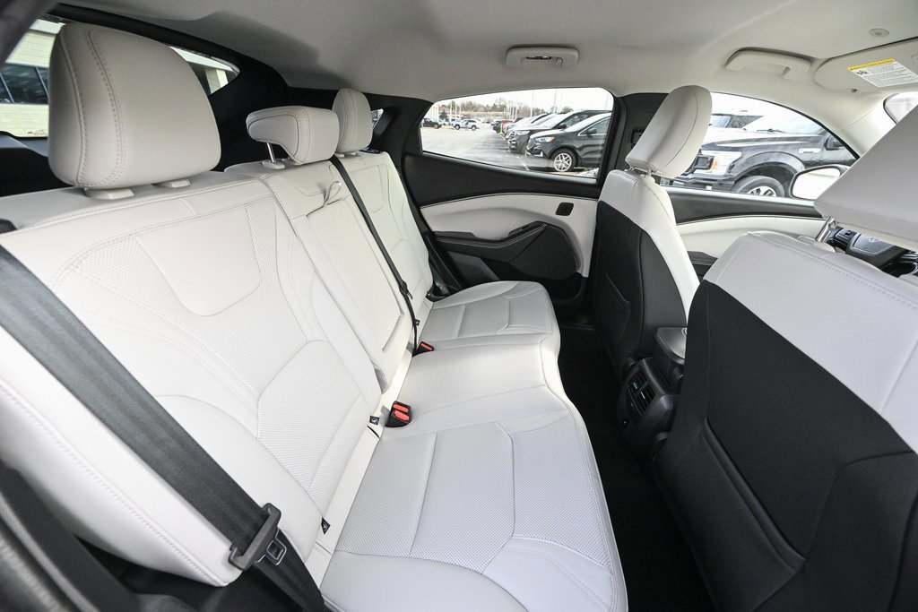 Certified 2025 Ford Mustang Mach-E Premium image 32