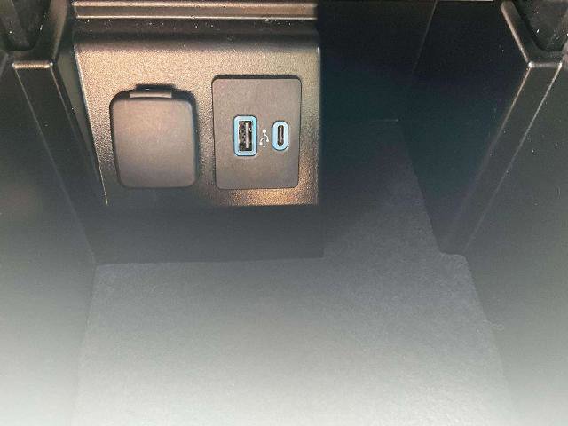 Certified 2022 Ford Explorer XLT w/ Class IV Trailer Tow Package image 19