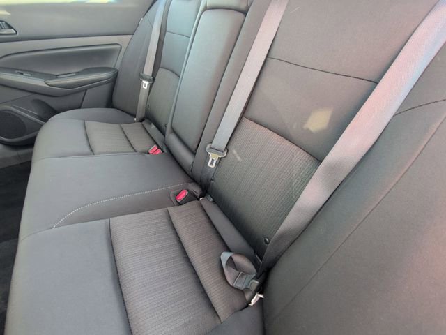 Used 2024 Nissan Altima 2.5 SV image 15