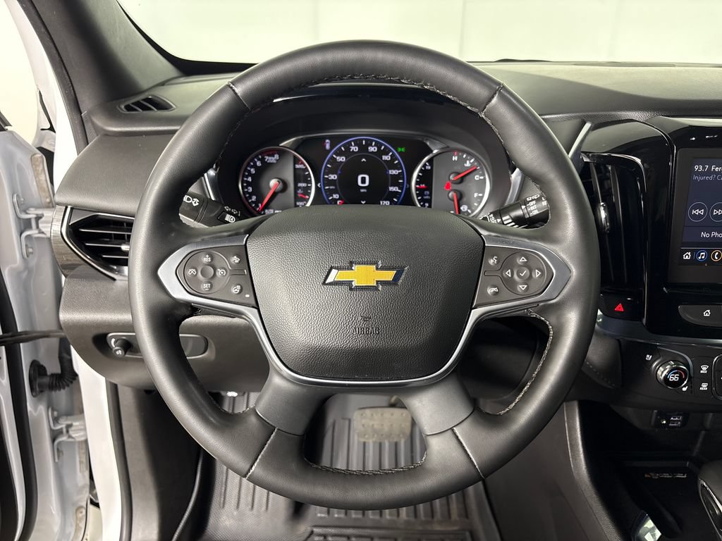 Used 2023 Chevrolet Traverse High Country FWD image 17
