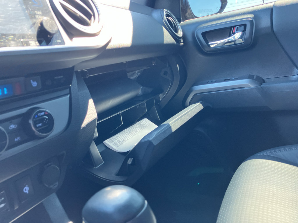 Used 2018 Toyota Tacoma TRD Sport image 26