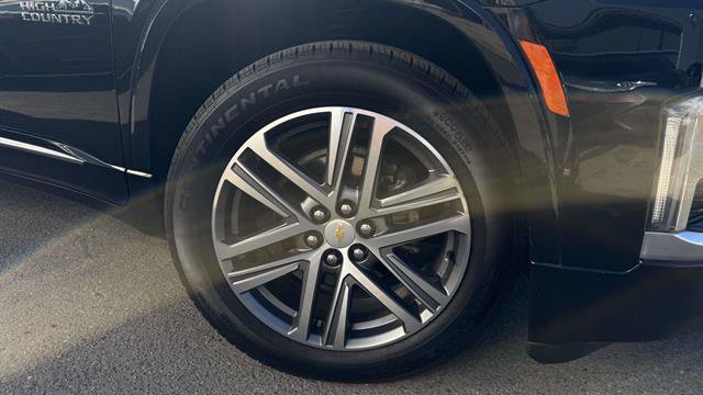 Used 2023 Chevrolet Traverse High Country w/ LPO, Floor Liner Package AWD/4WD image 7
