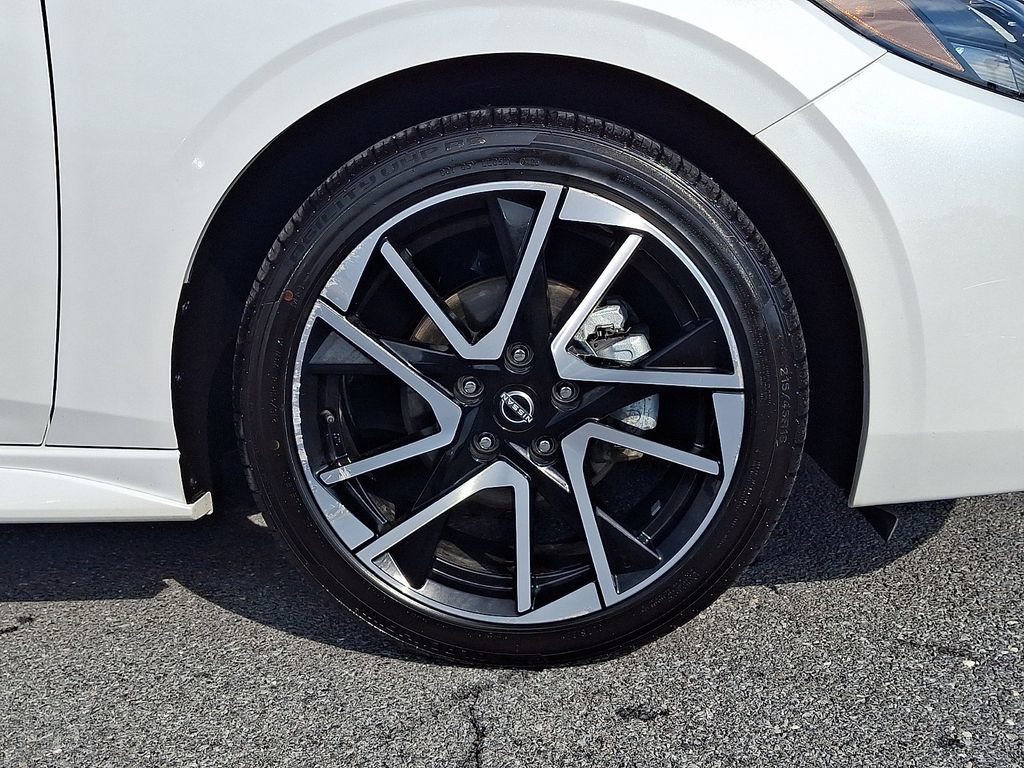 Used 2025 Nissan Sentra SR FWD image 8