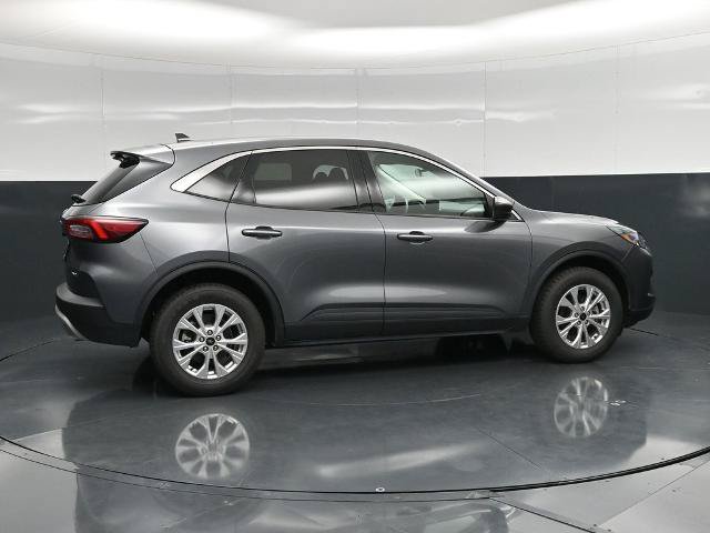 Certified 2024 Ford Escape Active AWD/4WD image 2