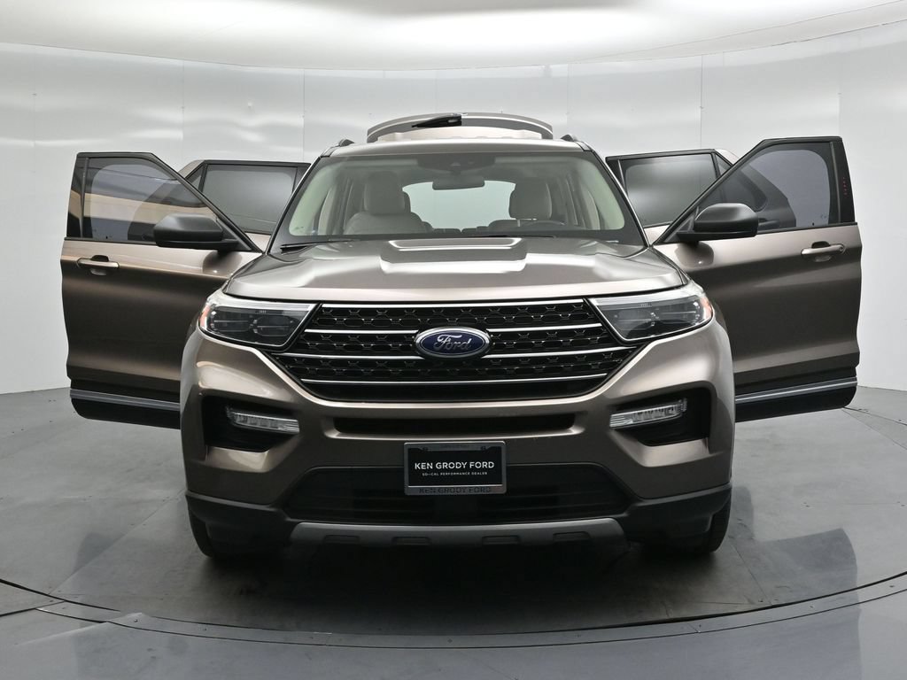 Certified 2021 Ford Explorer XLT w/ Equipment Group 202A RWD image 32