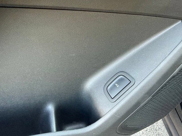 Used 2025 Chevrolet Traverse LT AWD/4WD image 17