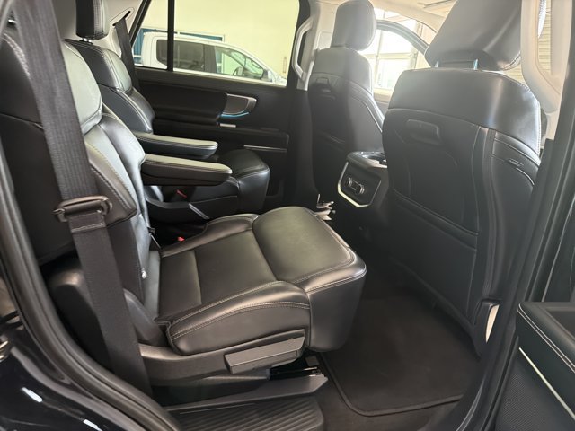 Certified 2025 Ford Expedition Platinum AWD/4WD image 16