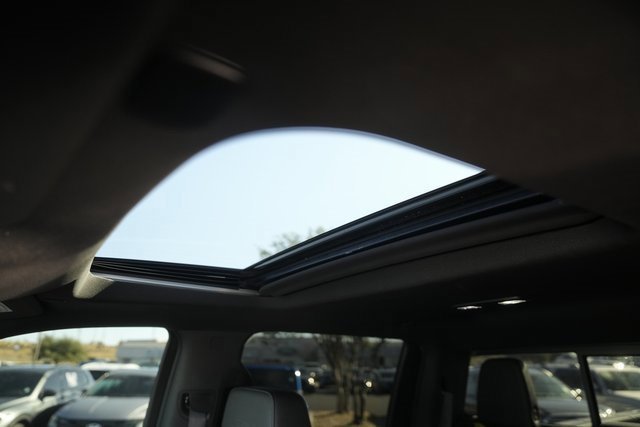 Used 2022 GMC Sierra 2500 AT4 w/ AT4 Preferred Package image 11