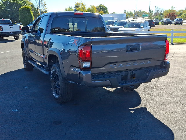 Used 2020 Toyota Tacoma SR w/ SX Package AWD/4WD image 10