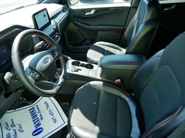 Certified 2025 Ford Escape ST-Line AWD/4WD image 7