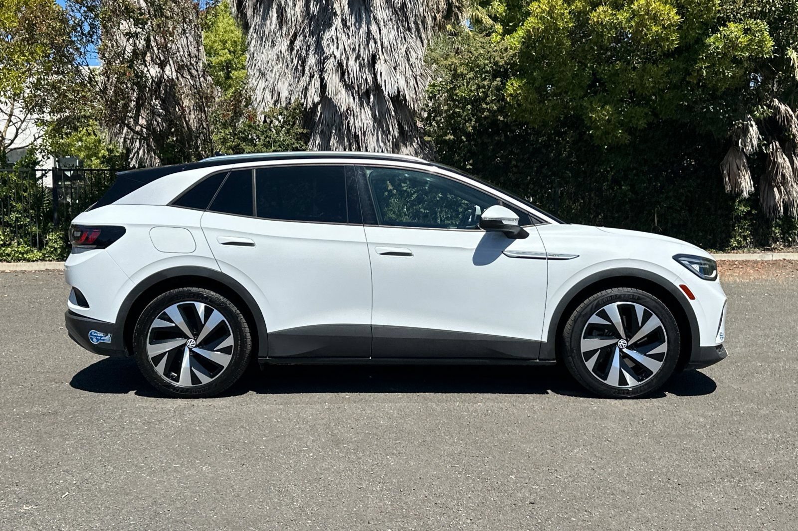Used 2021 Volkswagen ID.4 Pro S w/ Gradient Package RWD image 2