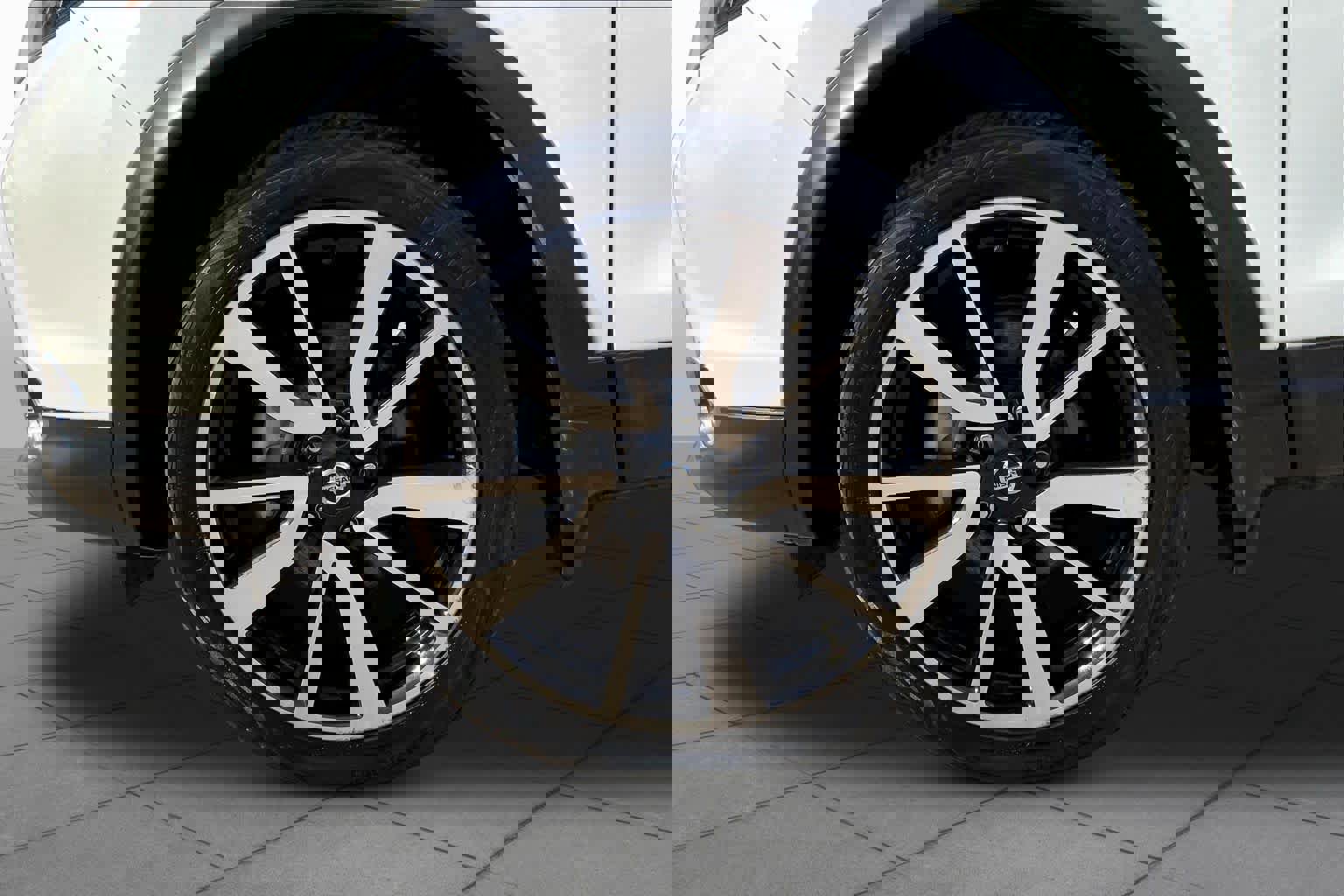 Used 2019 Nissan Rogue Sport SL w/ Premium Package image 13