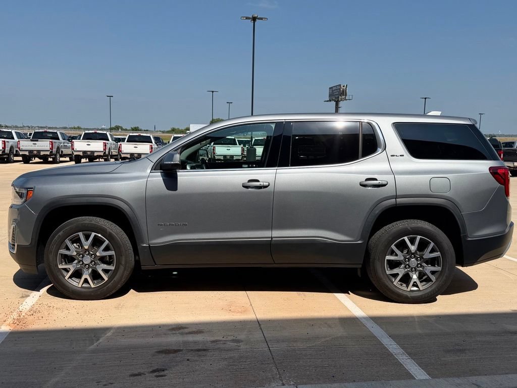 Used 2023 GMC Acadia SLE FWD image 3