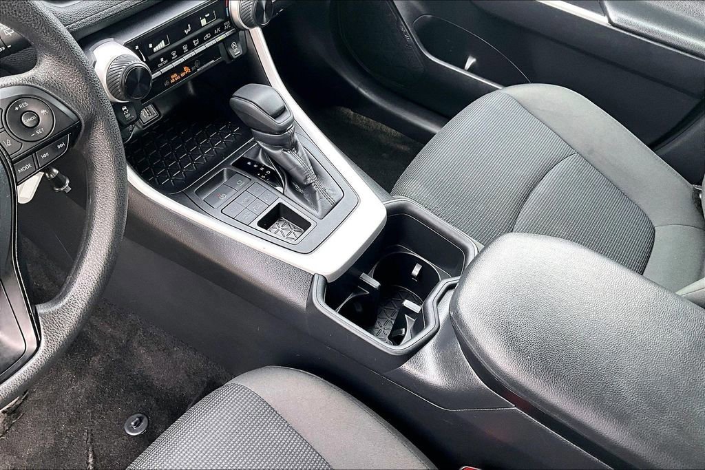 Used 2024 Toyota RAV4 LE image 15