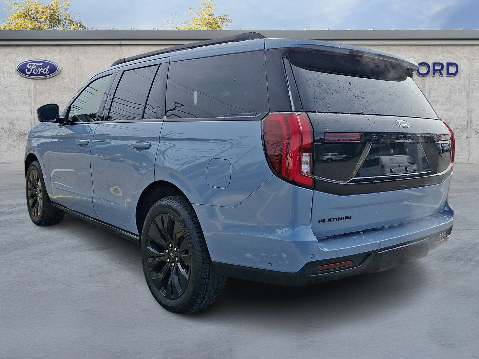 Certified 2025 Ford Expedition Platinum w/ Stealth Appearance Package AWD/4WD image 4