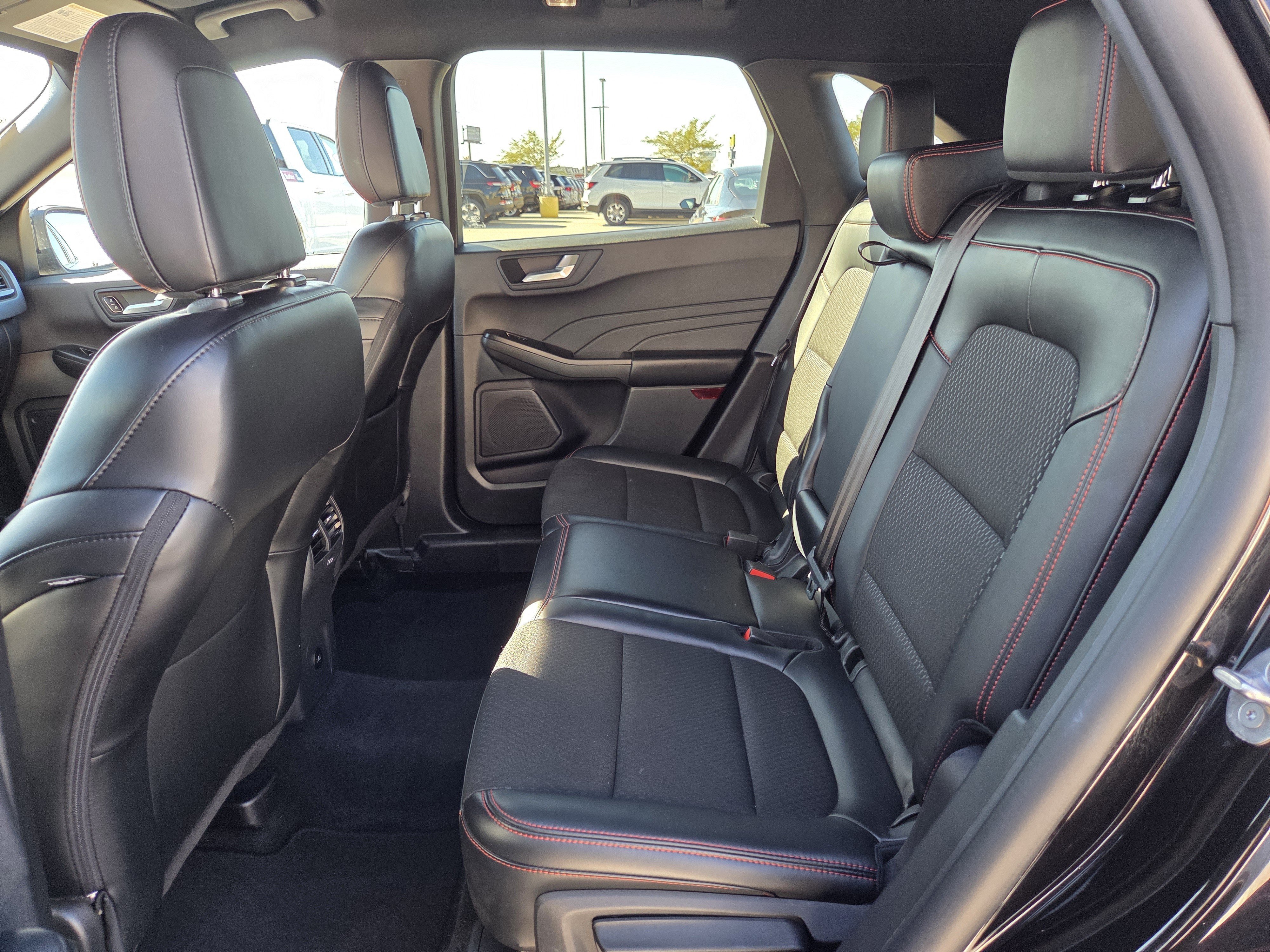 Certified 2025 Ford Escape ST-Line Select AWD/4WD image 20