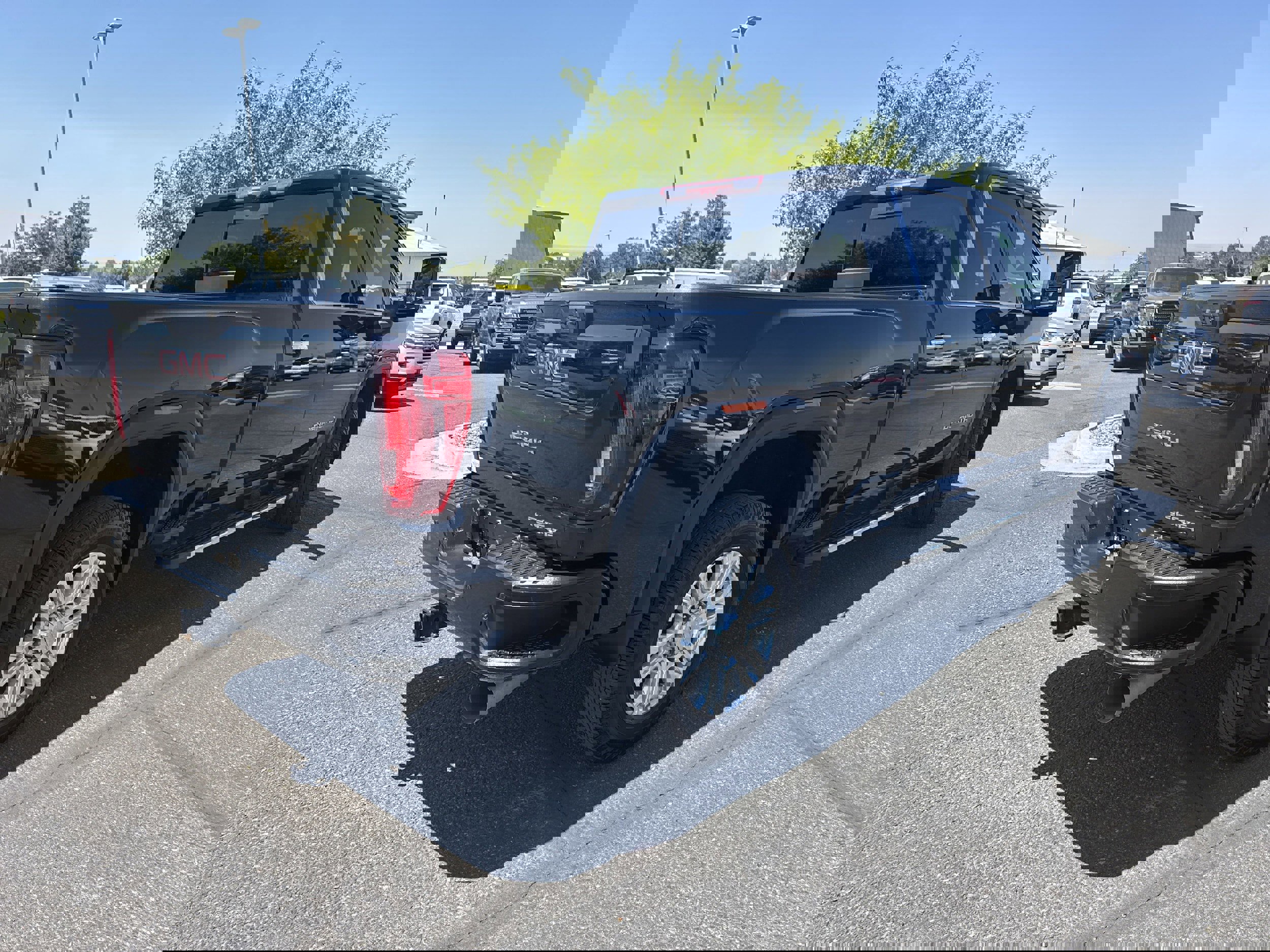 Used 2023 GMC Sierra 2500 Denali w/ Denali Ultimate Package image 5