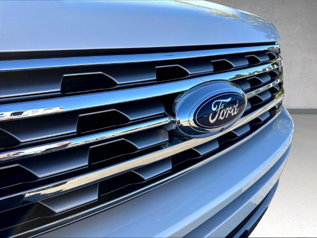 Certified 2019 Ford Expedition Limited w/ Special Edition Package AWD/4WD image 37