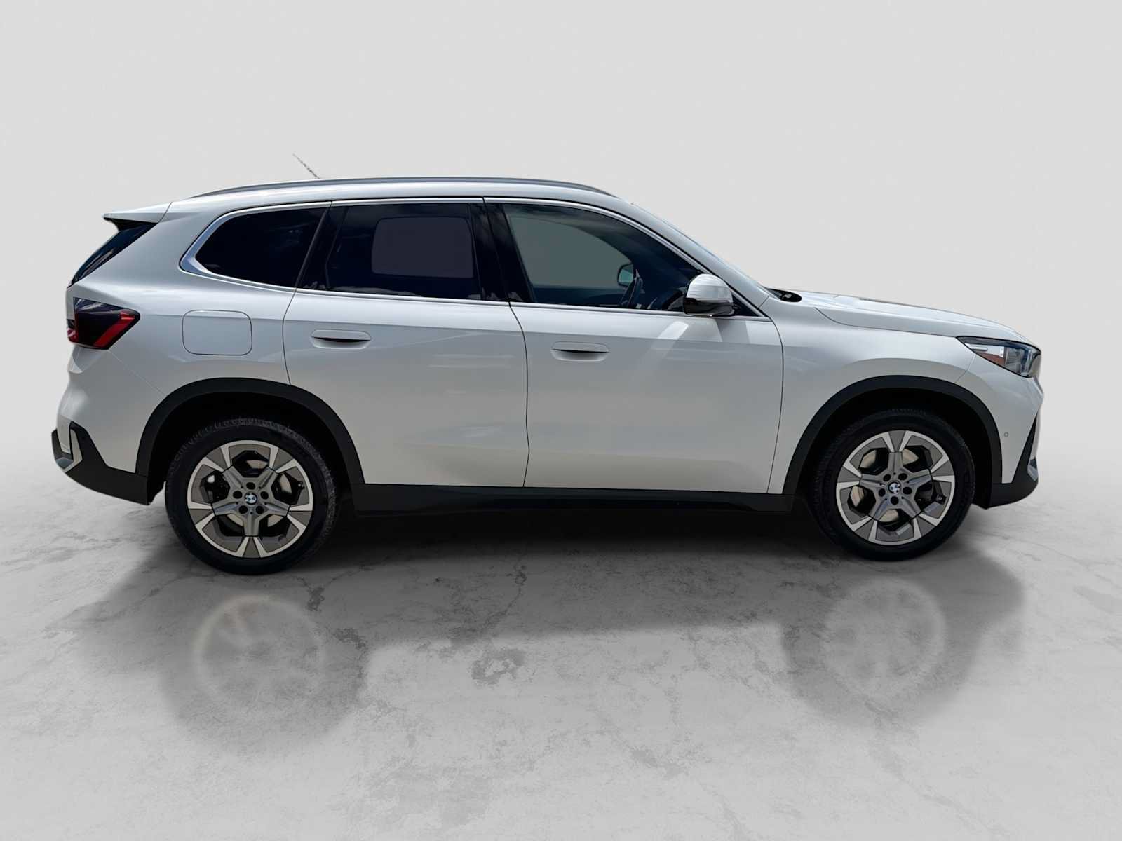 Used 2023 BMW X1 xDrive28i w/ Convenience Package AWD/4WD image 7