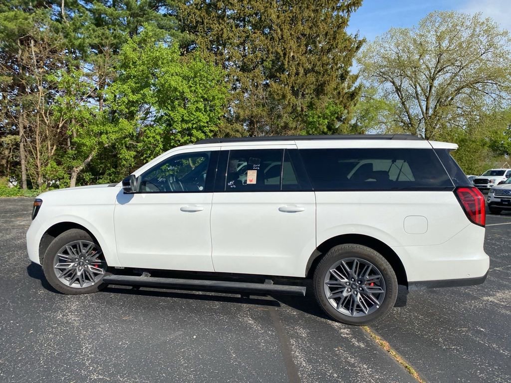 Certified 2025 Ford Expedition Max Platinum w/ Stealth Performance Package AWD/4WD image 4