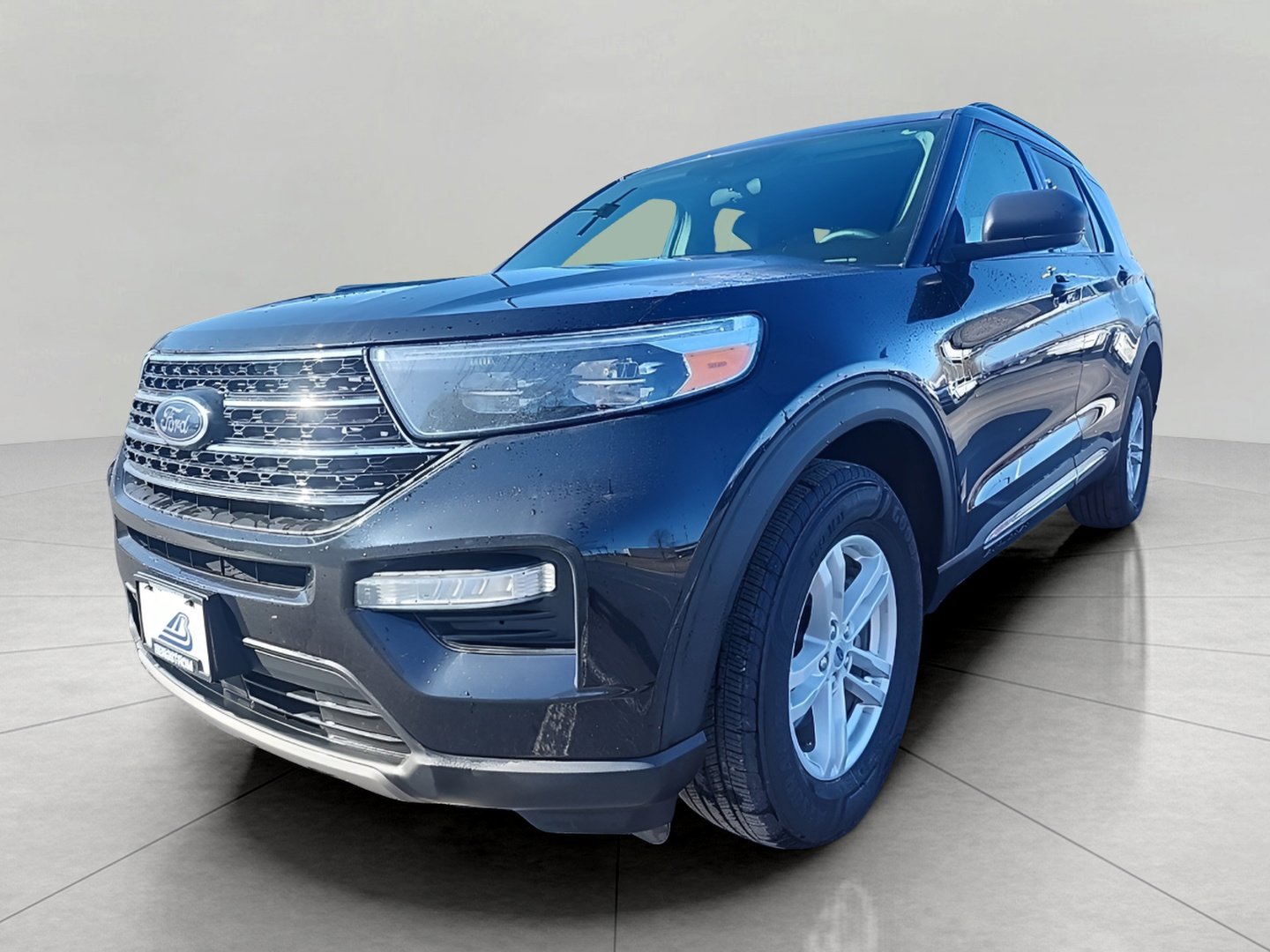 Certified 2023 Ford Explorer XLT w/ Equipment Group 202A image 3
