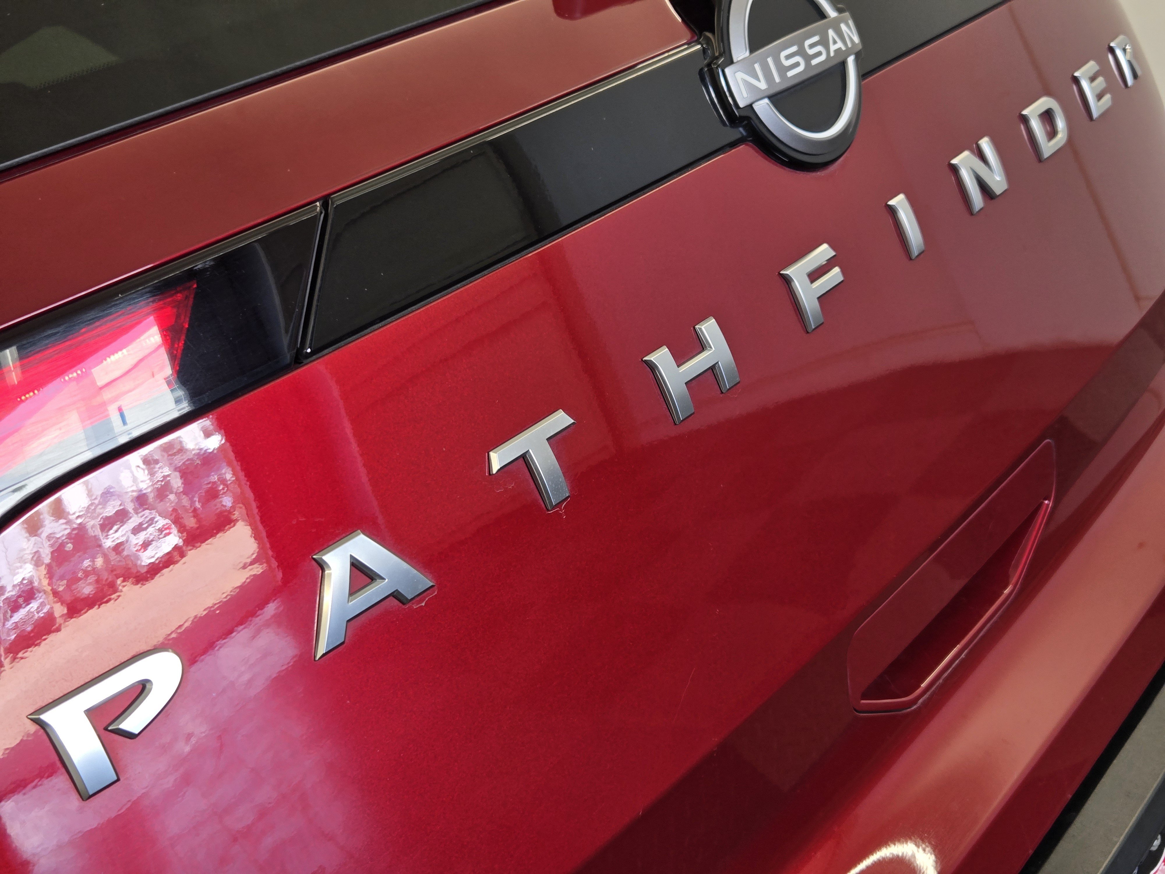 Used 2023 Nissan Pathfinder SV FWD image 13
