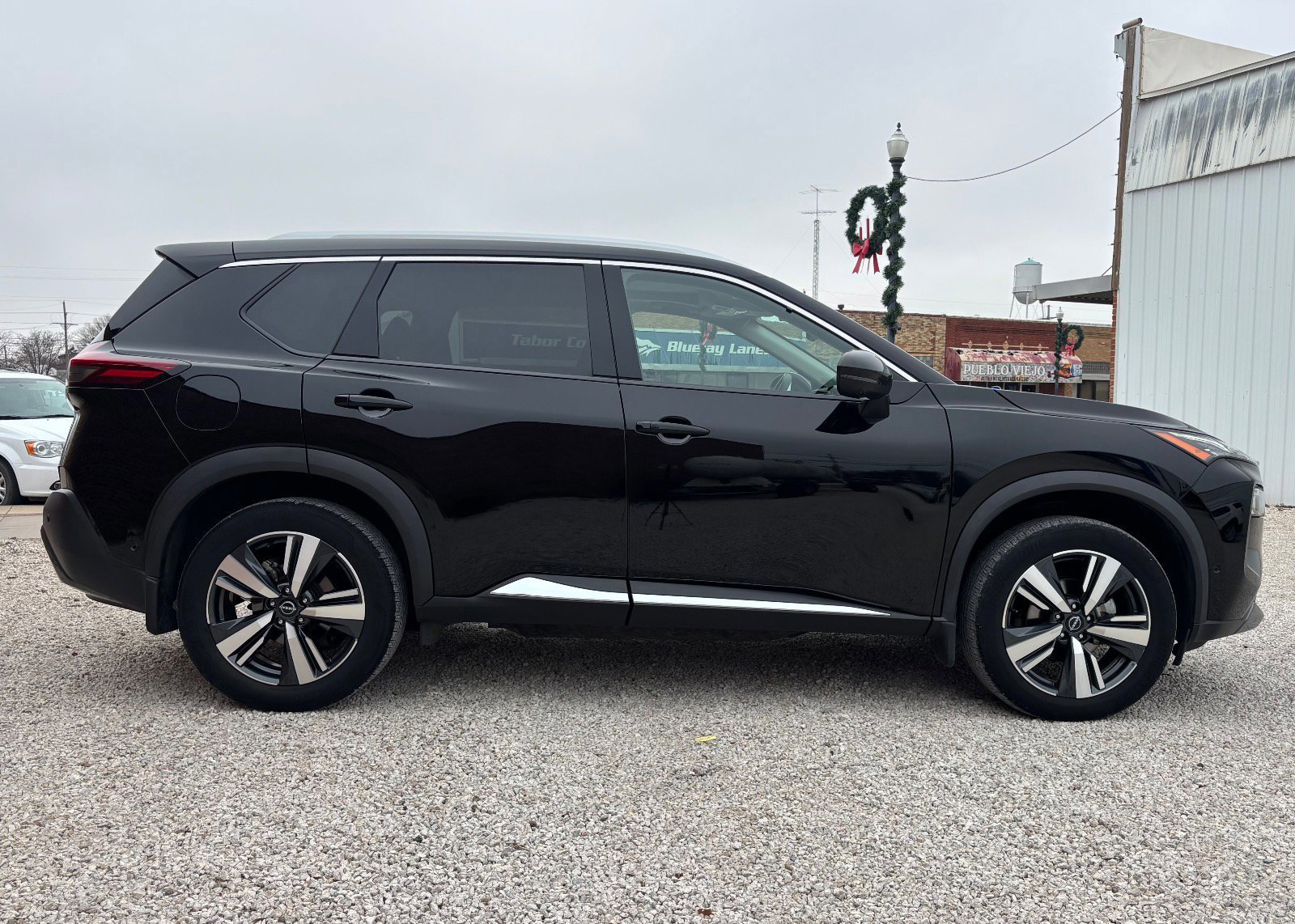 Used 2023 Nissan Rogue SL w/ SL Premium Package image 6