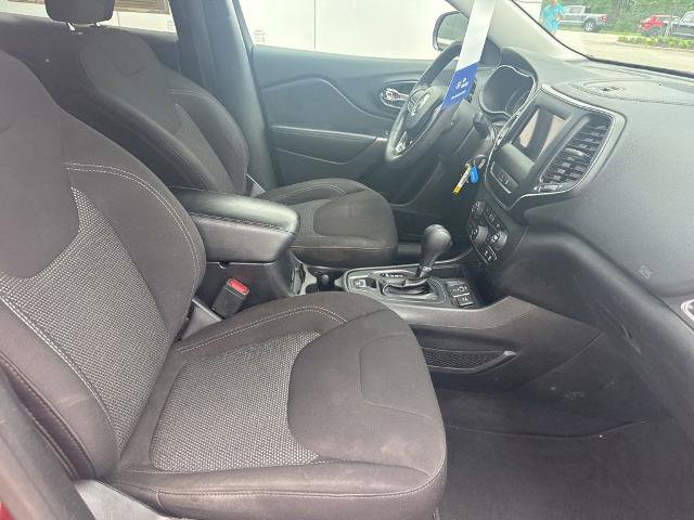 Used 2021 Jeep Cherokee Latitude FWD image 30