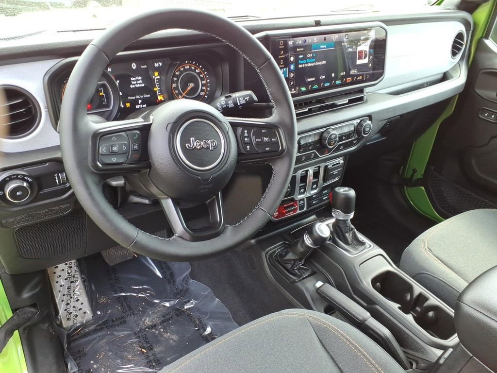 Used 2025 Jeep Wrangler Sport AWD/4WD image 17