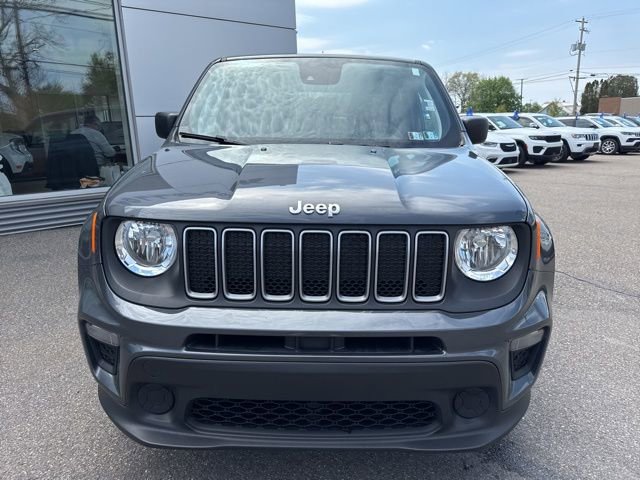 Used 2023 Jeep Renegade Latitude AWD/4WD image 3