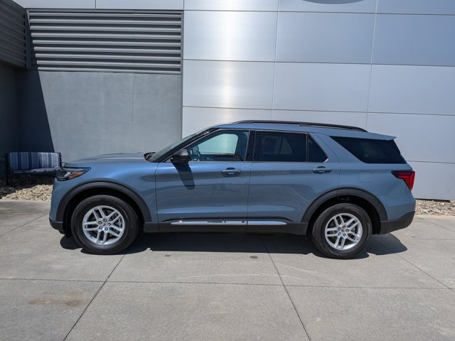 Certified 2025 Ford Explorer Active RWD image 7