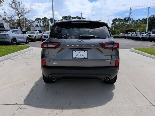 Certified 2025 Ford Escape ST-Line Select AWD/4WD image 7