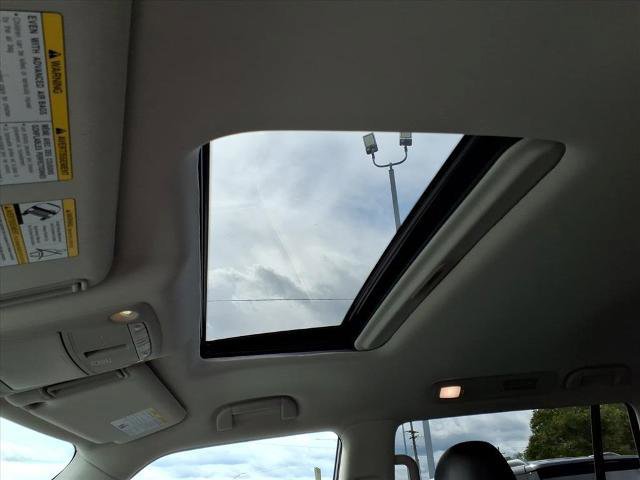 Used 2024 Nissan Armada SL w/ Captain's Chairs Package image 12